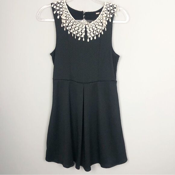 FREE PEOPLE | Ivory Crochet Collar Waffle Texture Black Dress Women’s Size S/M - Picture 4 of 9